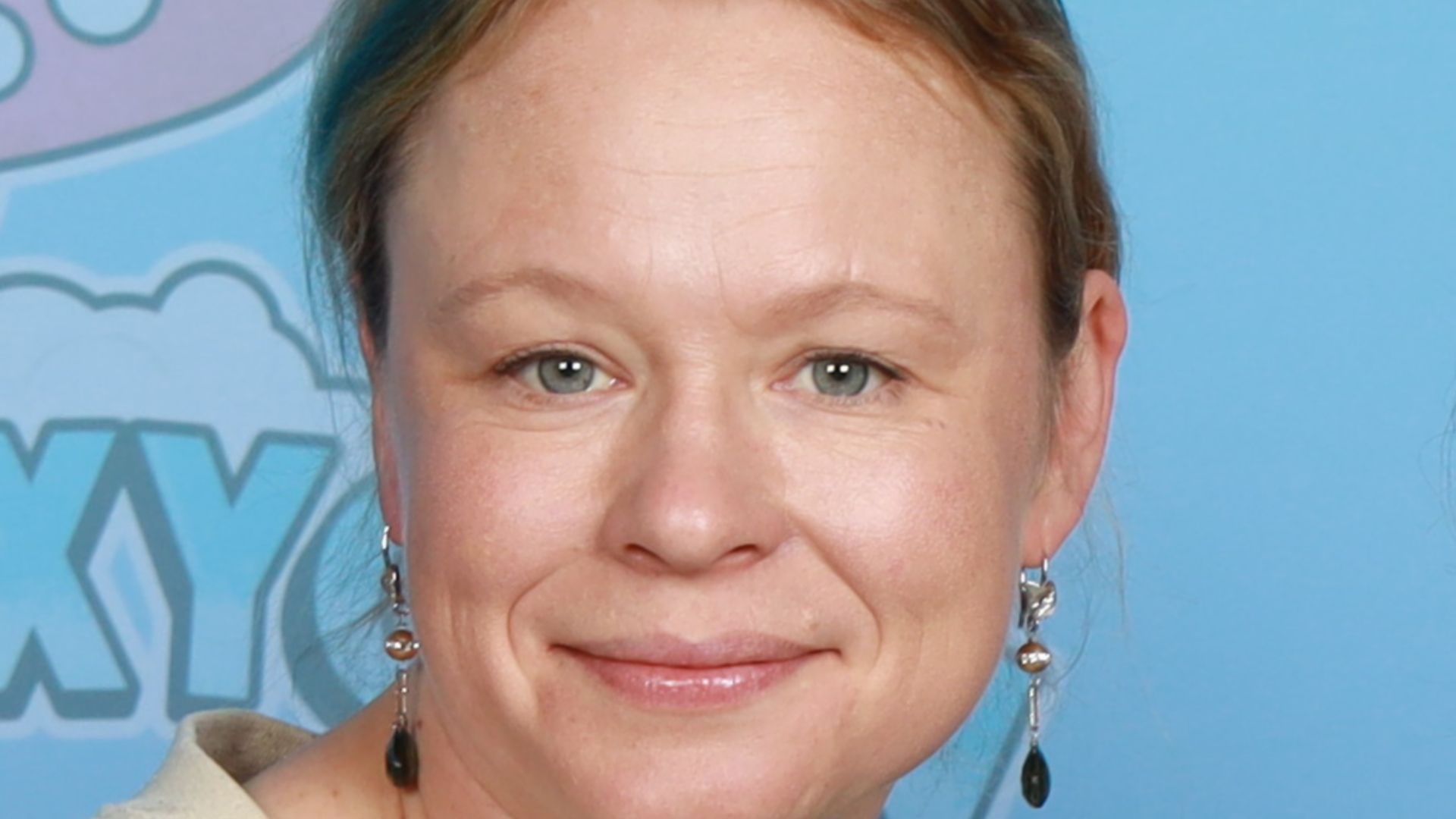 File:Thora Birch Photo Op GalaxyCon Columbus 2025.jpg