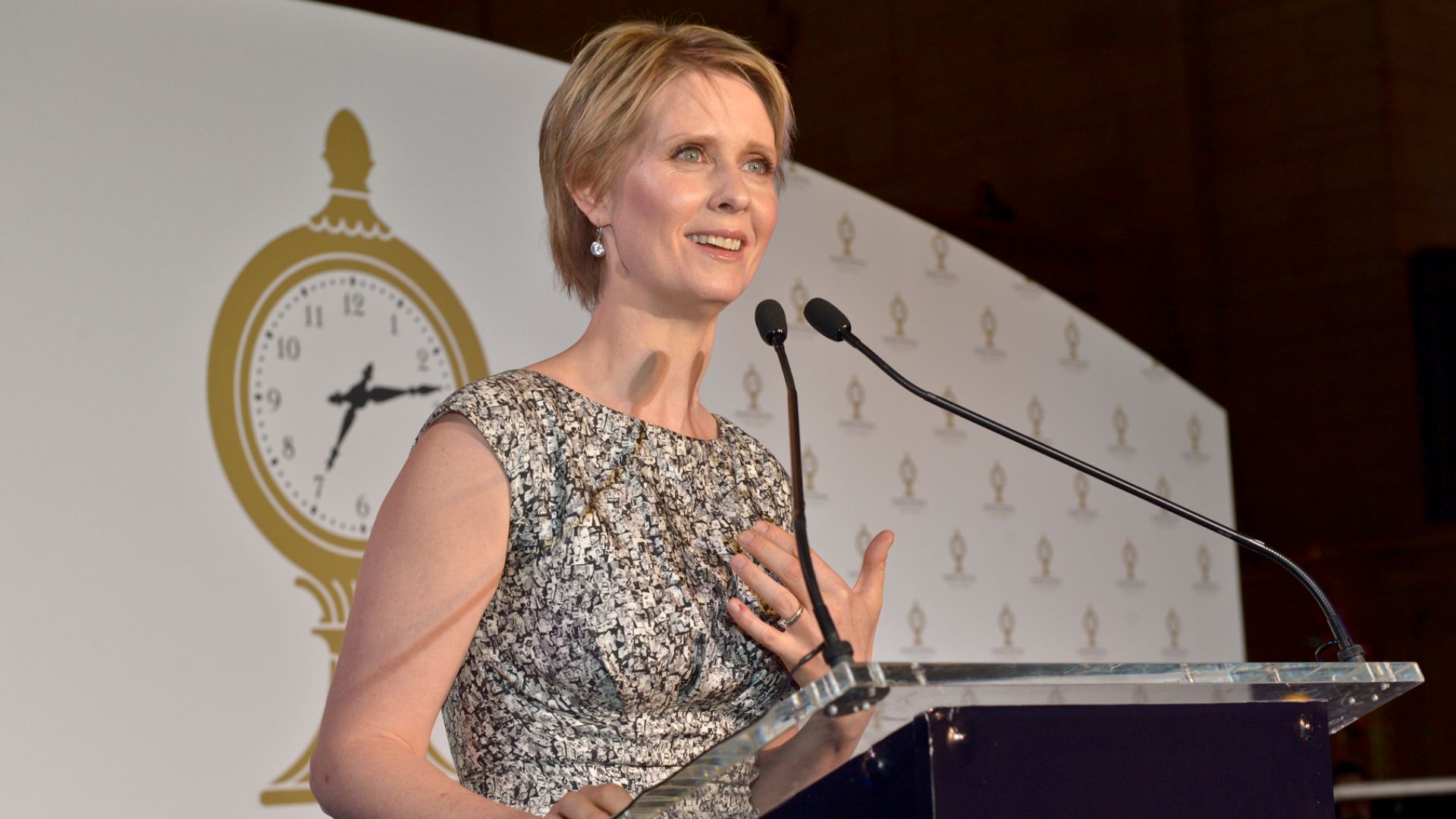 File:Cynthia Nixon - Grand Central Terminal 100 Years.jpg