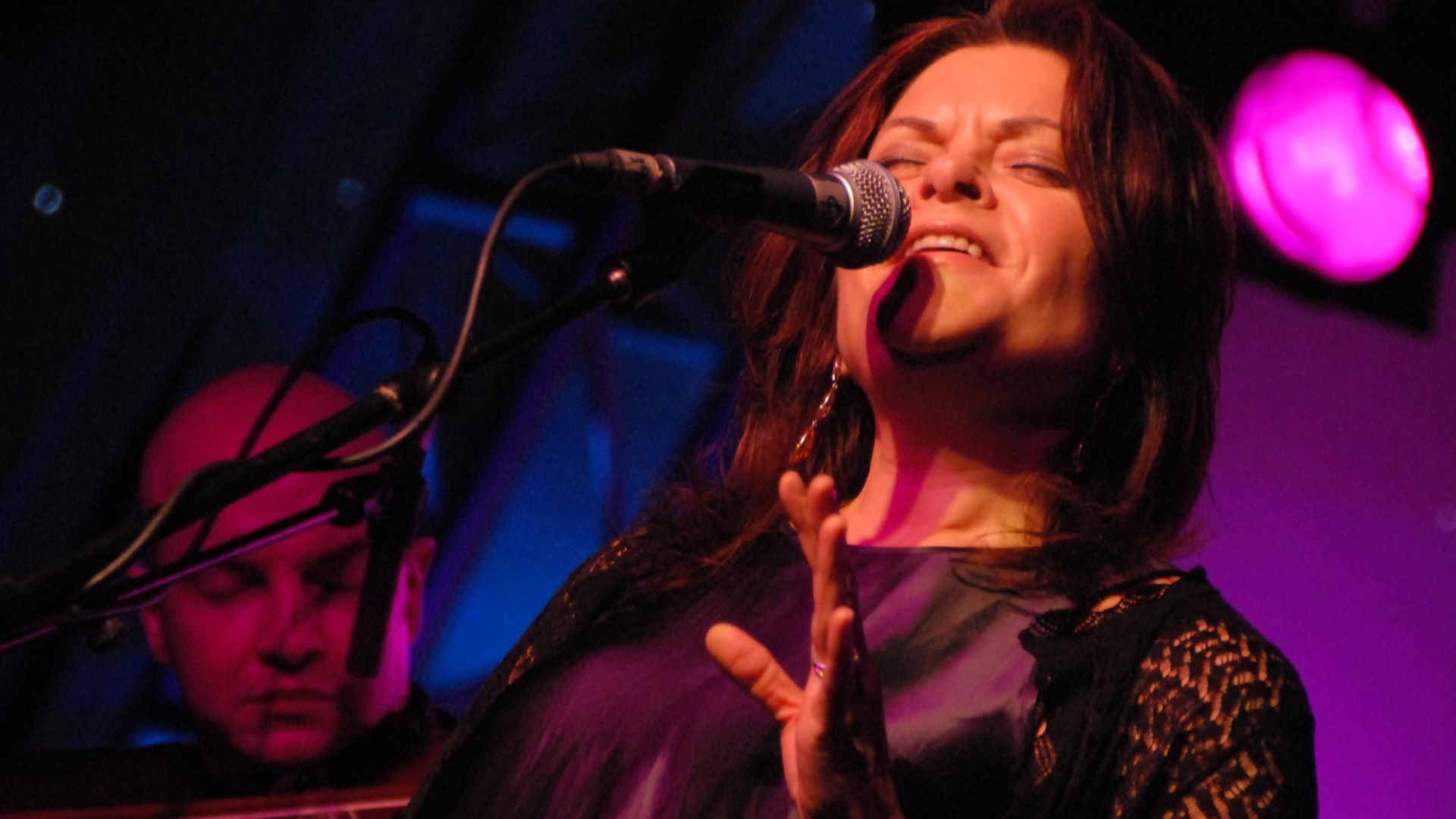 File:Rosanne Cash, BBC Radio 2 Folk Awards 2007 (383149215).jpg