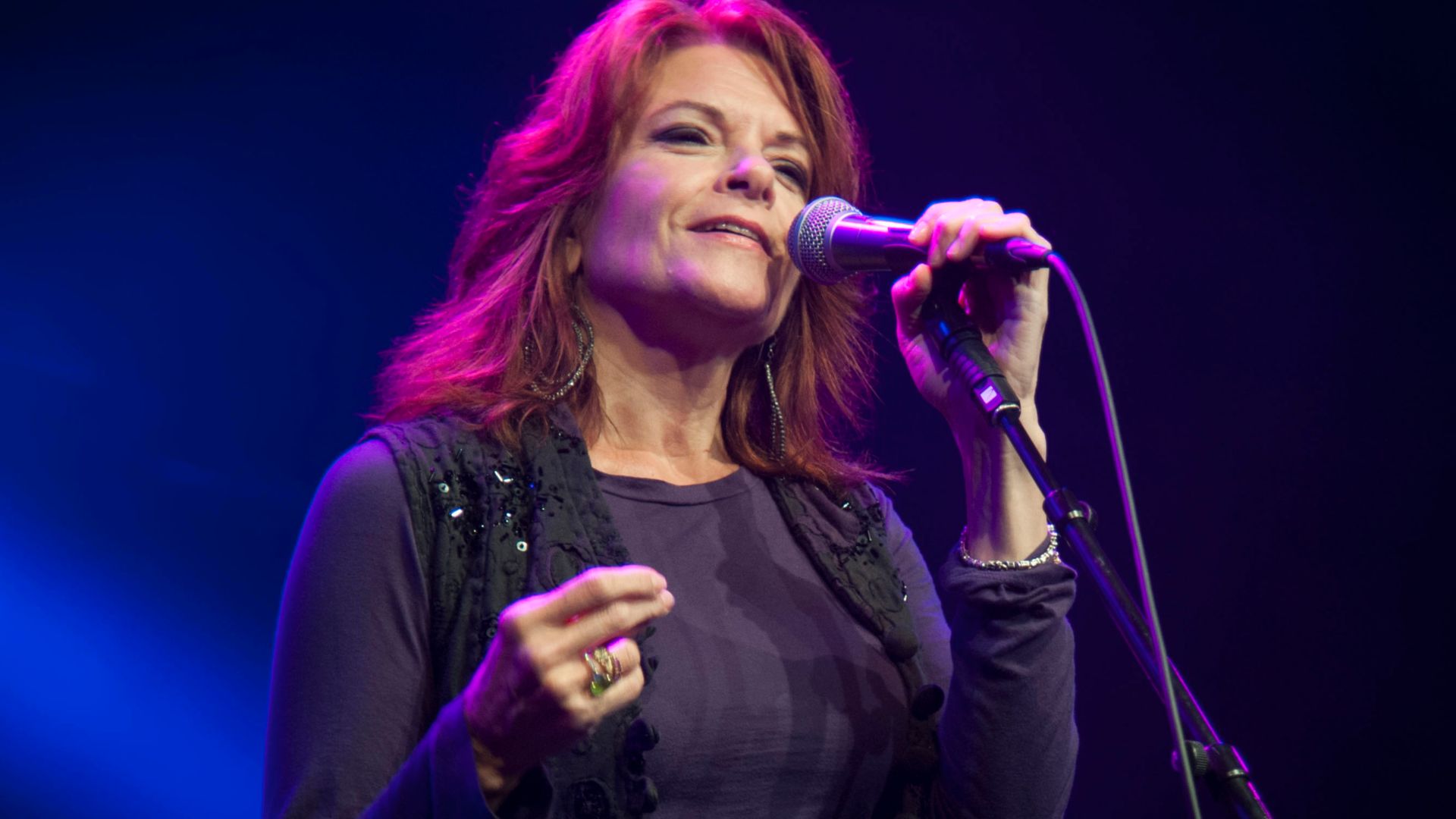 File:Rosanne Cash, Cambridge Folk Festival 50th Anniversary (14828580671).jpg