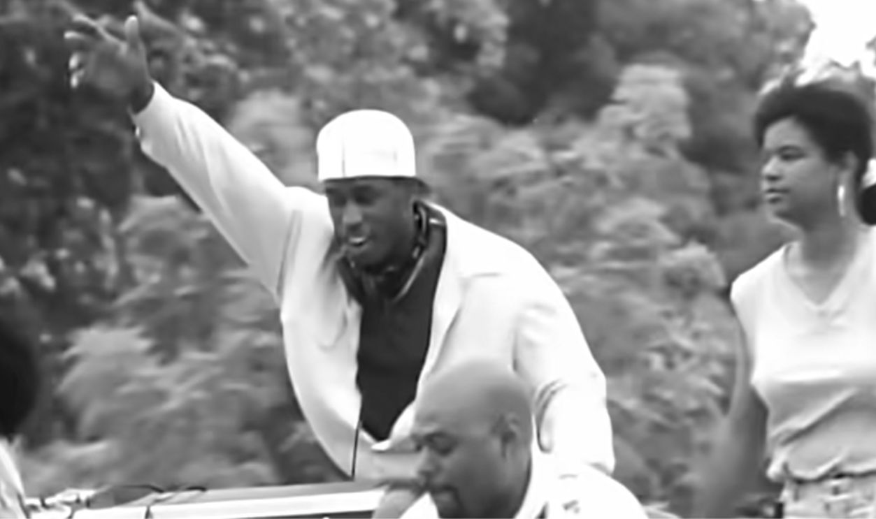 Screenshot from Check The Rhime (1991)