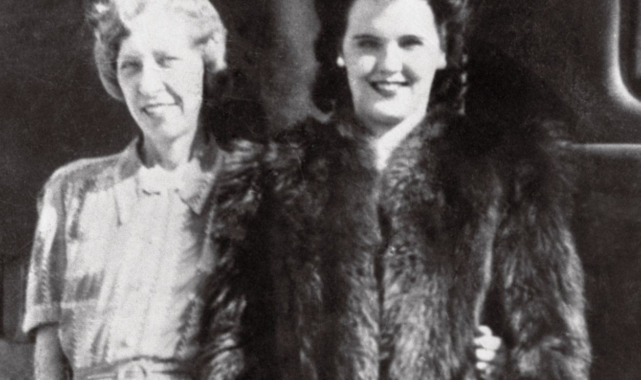 Gettyimages - 514957742, Elizabeth Short with Mother Elizabeth Short with her mother, Phoebe May Short. The mutilated body of Elizabeth was found in a vacant lot near a busy intersection in southwest Los Angeles. The case has become known as the Black Dahlia murder case, stemming from Elizabeth's nickname, the Black Dahlia, for her usual black wardrobe and dahlias in her hair.