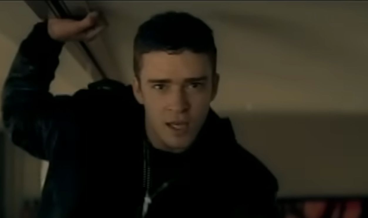 Screenshot from Cry Me A River (2002)