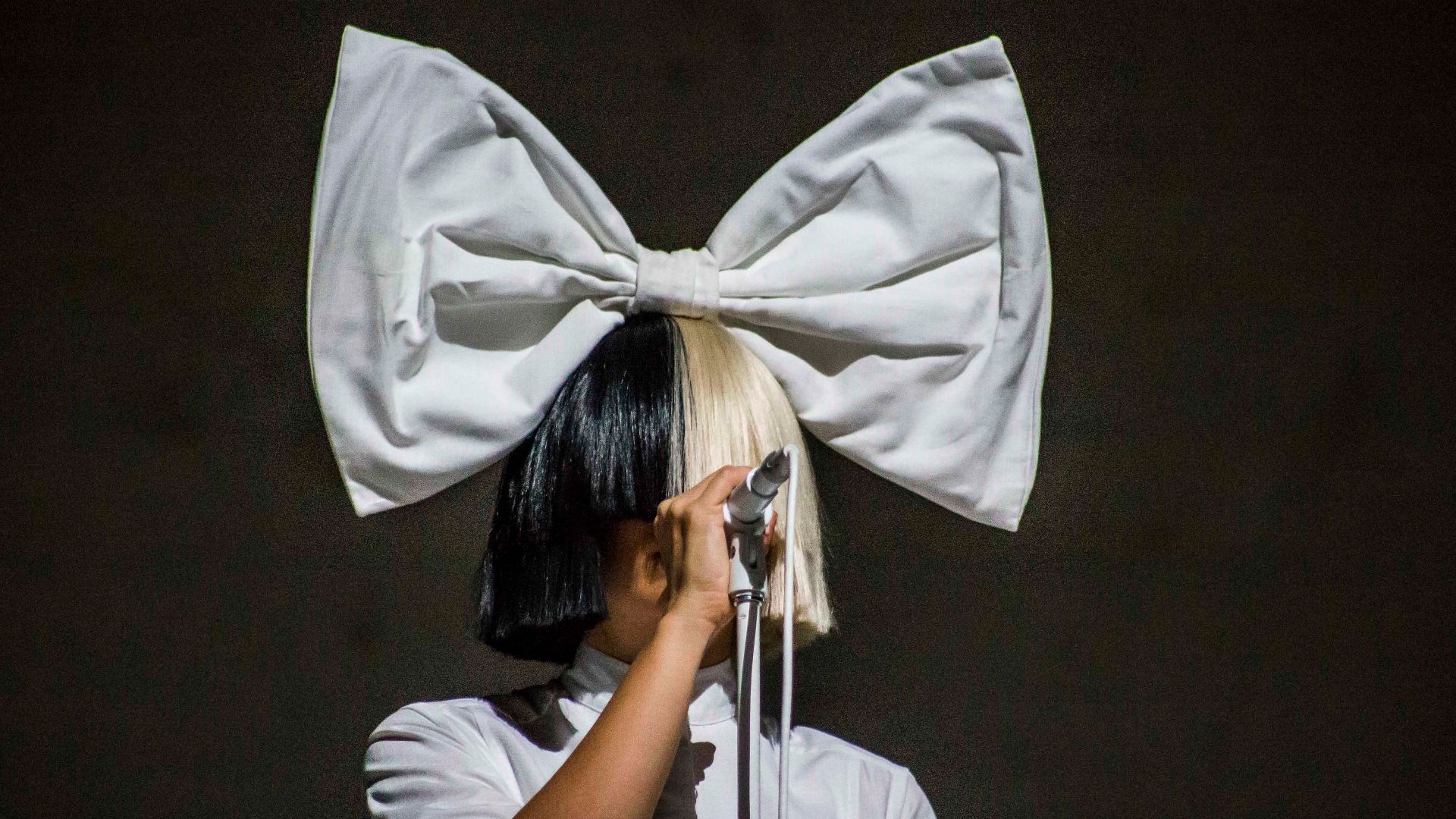 File:SiaFurler Live2016.jpg