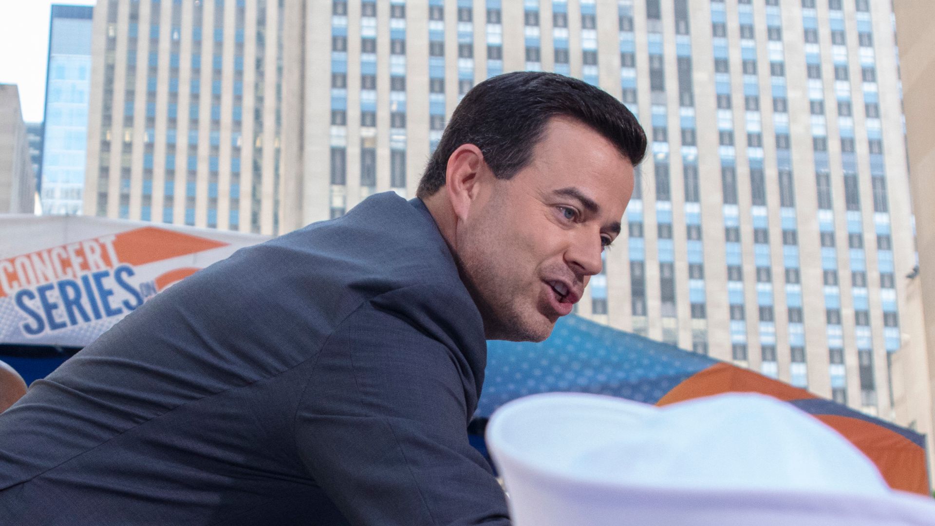 File:Carson Daly greets Sailors, Marines and Coast Guardsmen during Fleet Week New York 2018.jpg