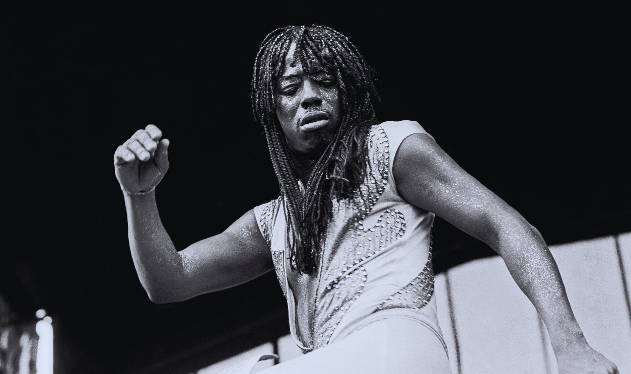 Gettyimages - 516068393, Rick James At Soldier Field American musician Rick James (born James Johnson Jr, 1948 - 2004) performs onstage at Soldier Field, Chicago, Illinois, July 19, 1980. 