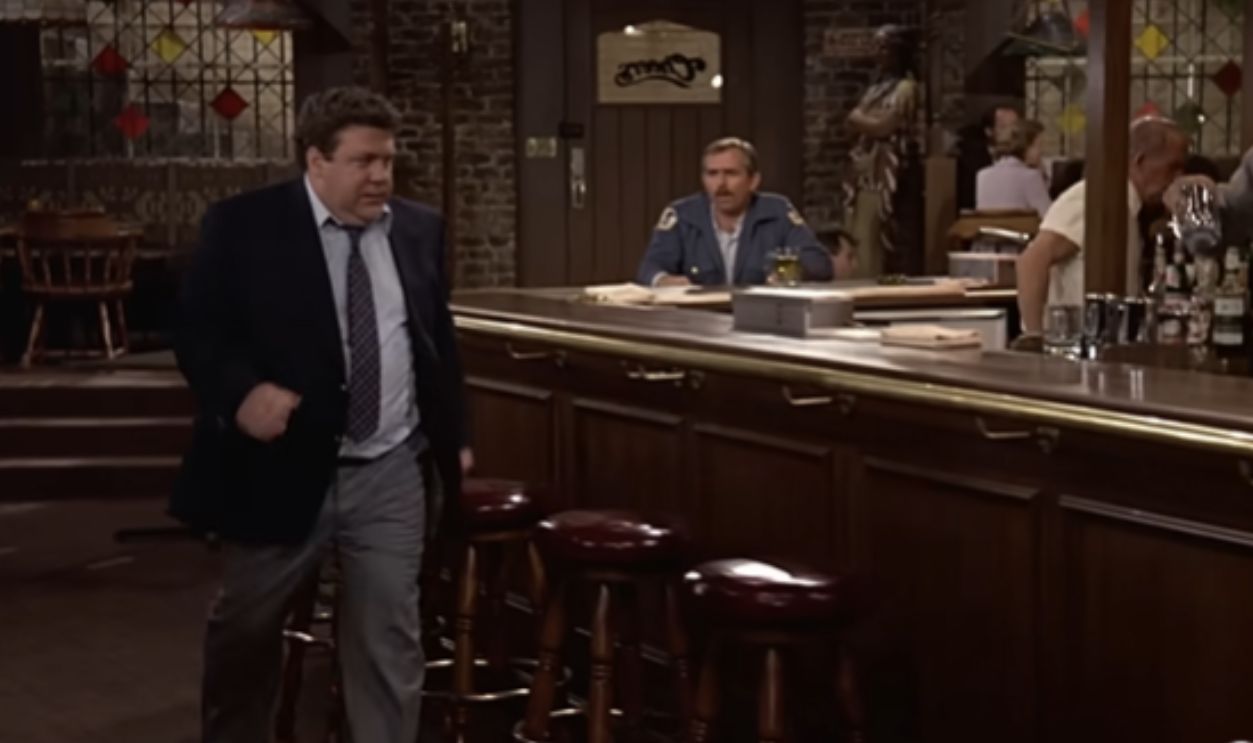 Screenshot from Cheers (1982-1993)