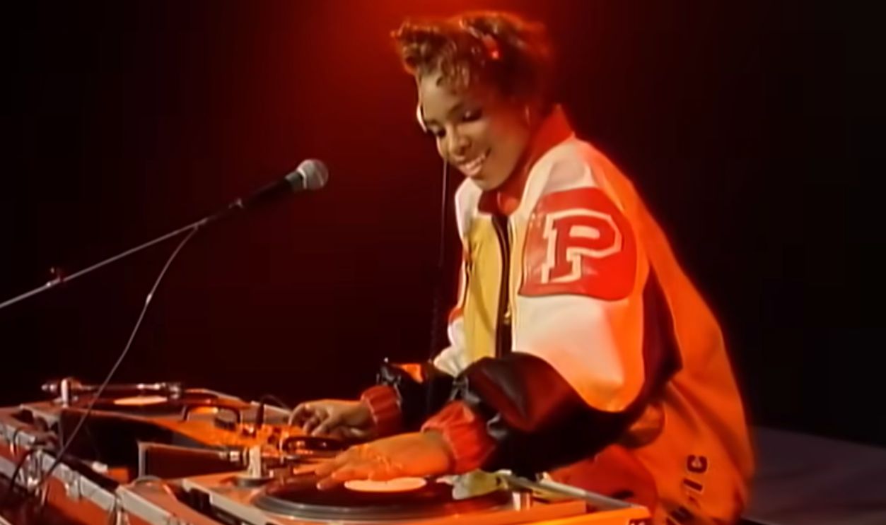 Screenshot from Push It (1987)