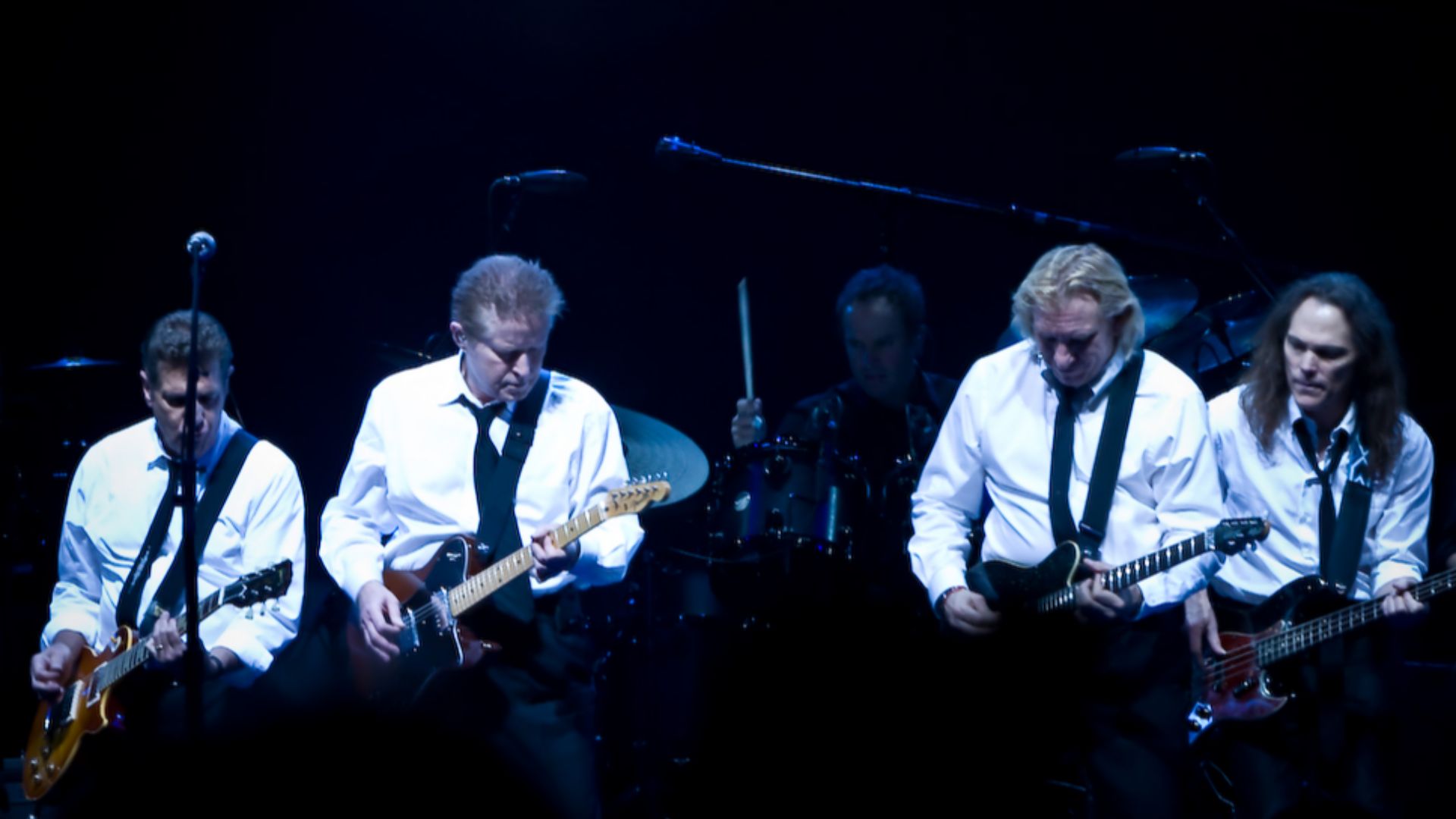 File:The Eagles in performance, 2008.jpg