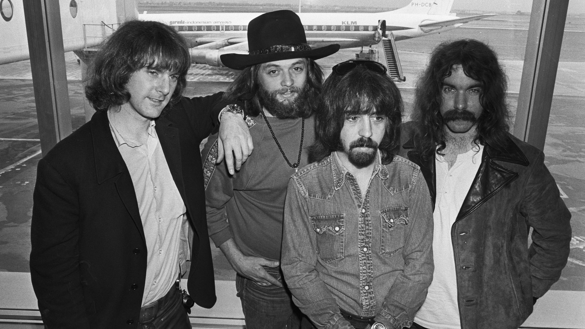 File:Popgroep de Byrds arriveert op Schiphol de Byrds, kop, Bestanddeelnr 923-6157.jpg