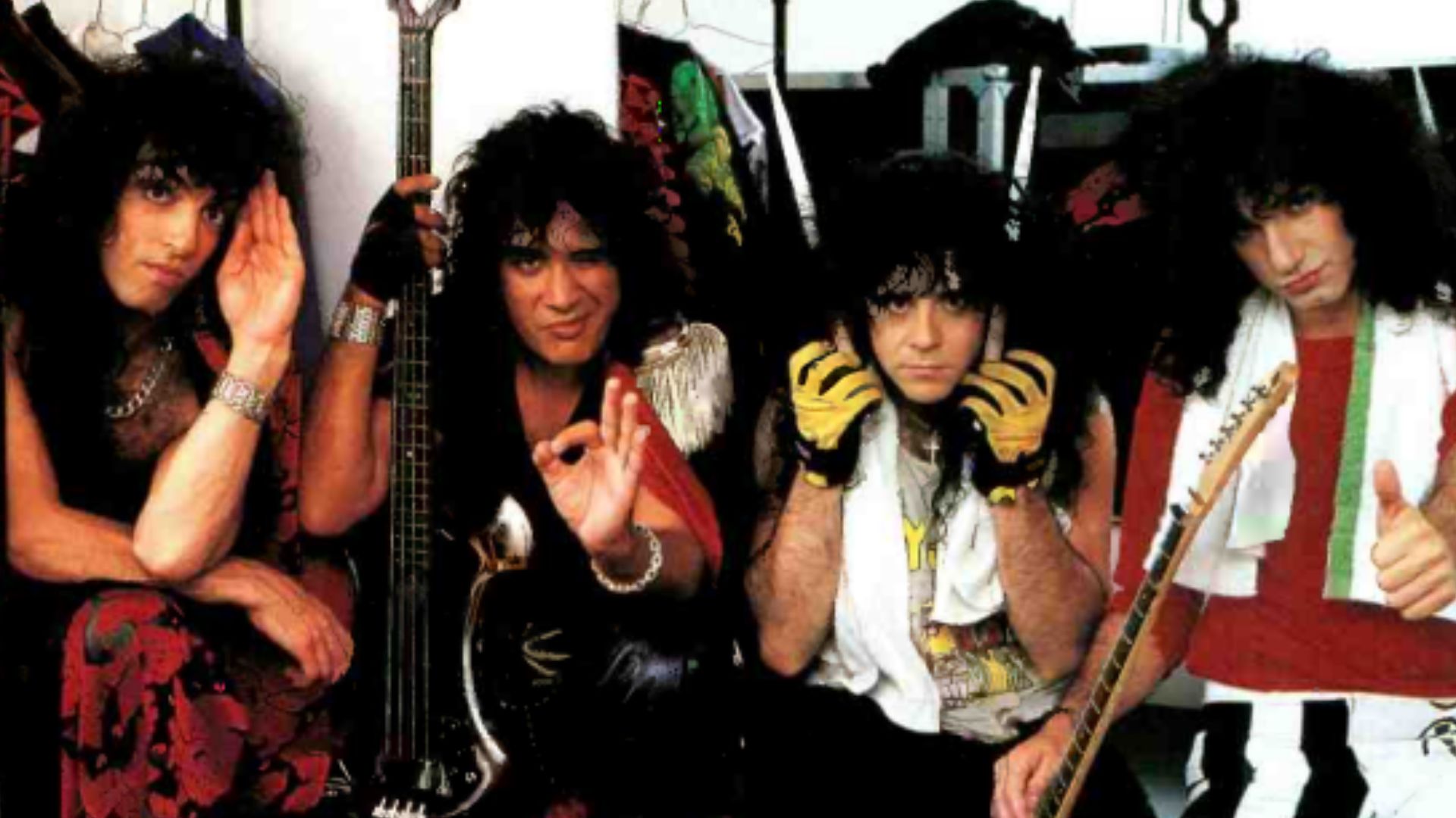 File:Kiss (1988).png