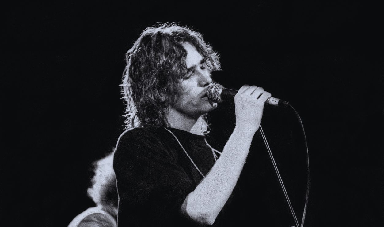 Gettyimages - 1318194562, Jeff Buckley at St. Ann's Church American alt-and folk/rock musician and singer-songwriter Jeff Buckley (1966-1997) performs at the 'Greetings from Tim Buckley' concert, a tribute to his father, at Arts at St. Ann, St. Ann's Church, Brooklyn, New York, April 26, 1991. 