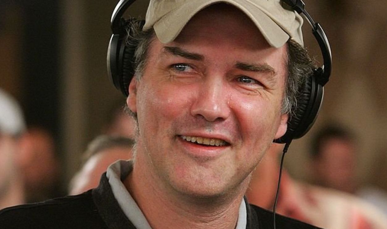 LAS VEGAS - JULY 28: Actor/comedian Norm MacDonald applauds as the first day of the World Series of Poker no-limit Texas Hold 'em main event begins at the Rio Hotel & Casino July 28, 2006 in Las Vegas, Nevada. Over 8,500 players have so far signed up for the event. The final nine players will compete for the top prize of more than USD 11.5 million on the final table which begins August 10.