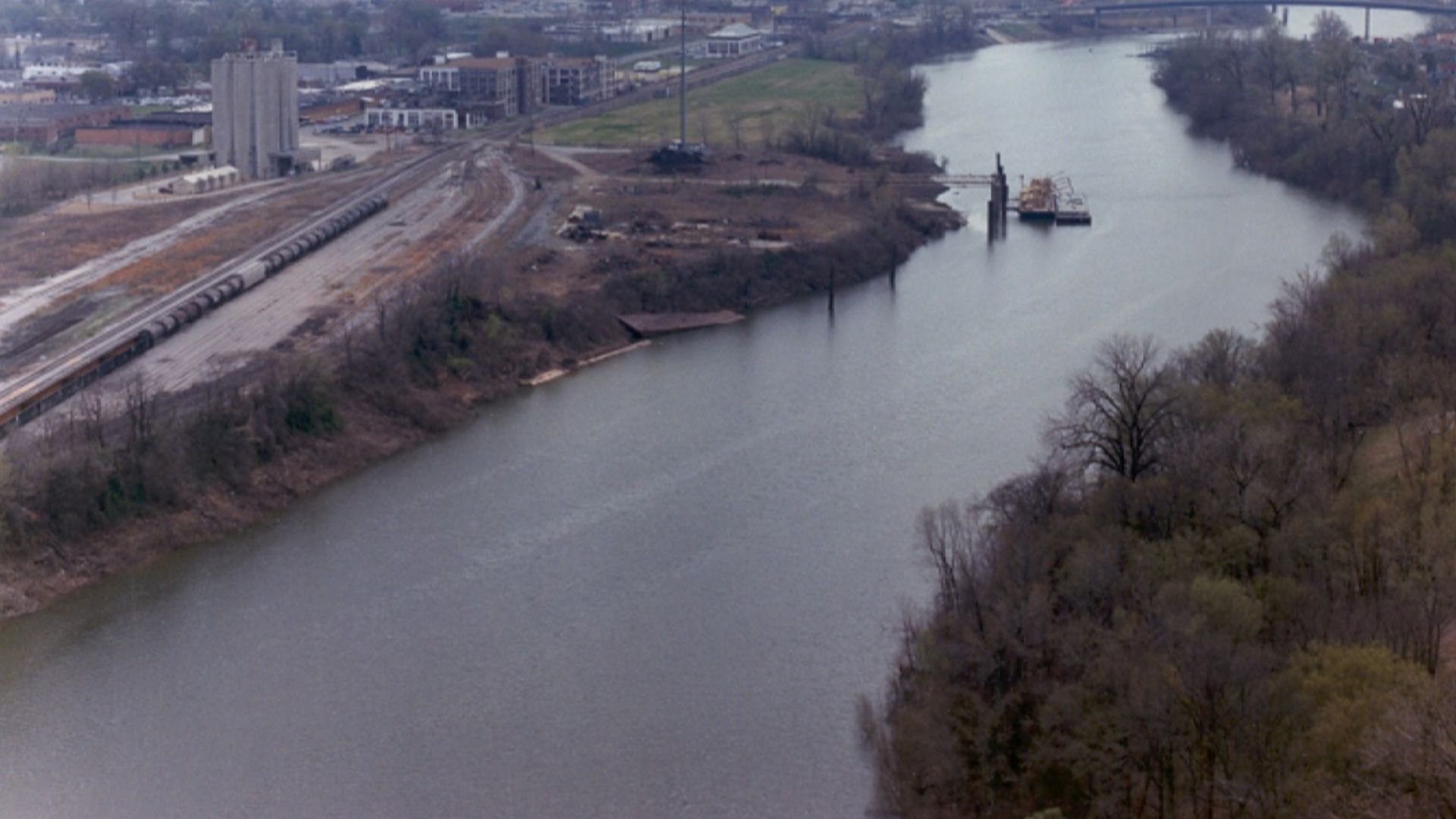File:Wolf-River-Harbor-Memphis.jpg