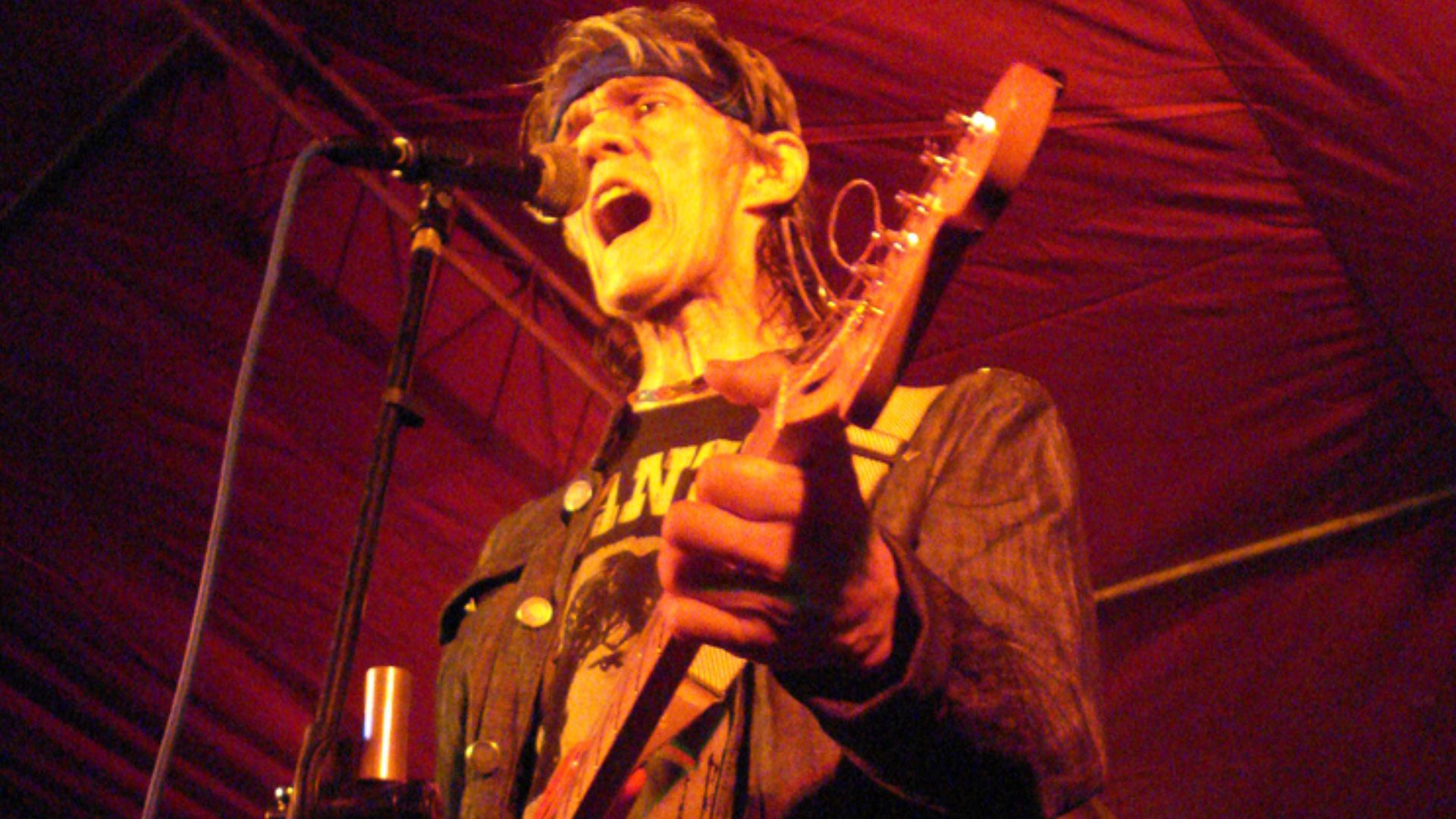 File:Pepe Smith (2008).jpg