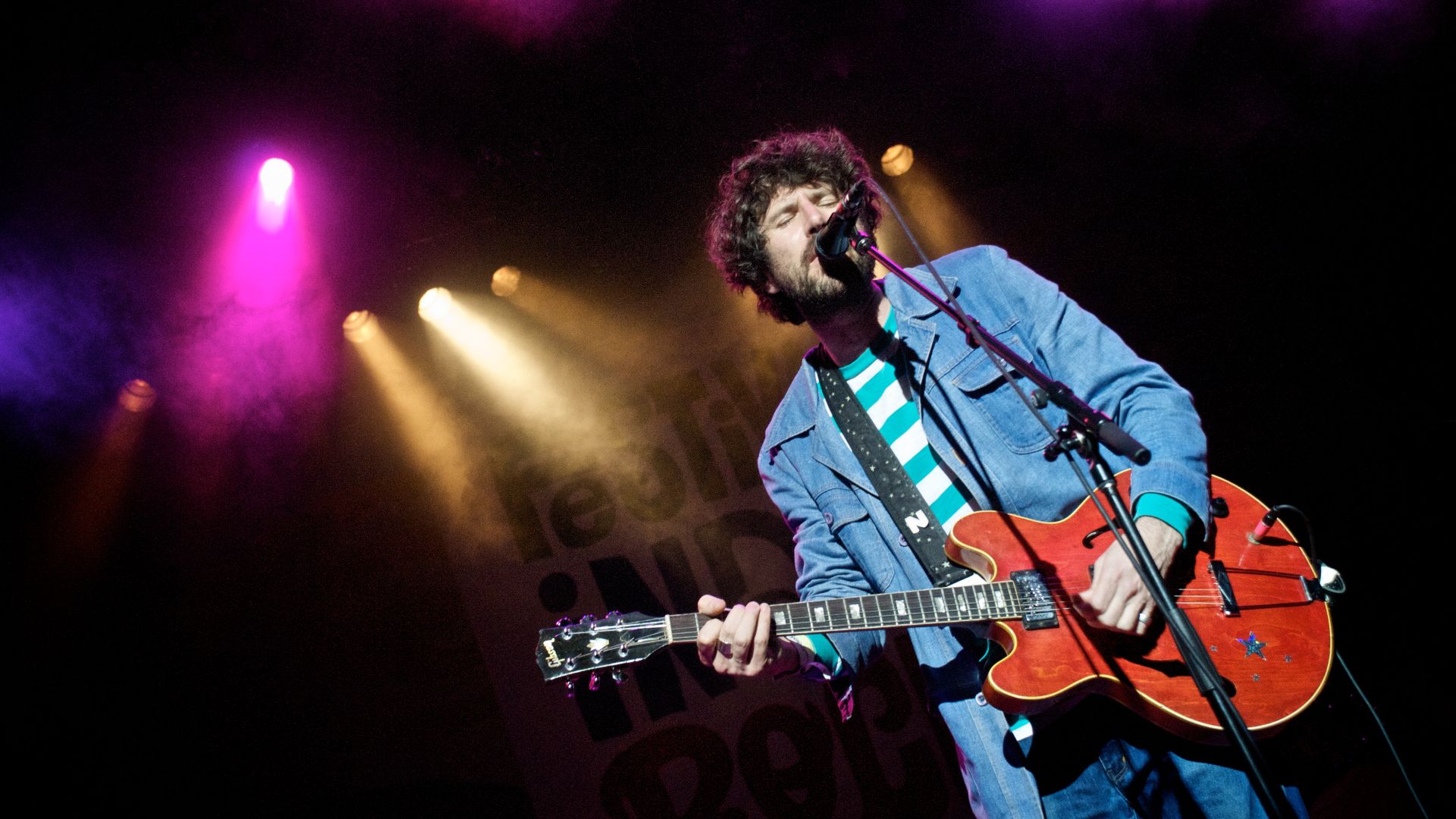 File:Super Furry Animals @ Indie Rock Festival 04.jpg