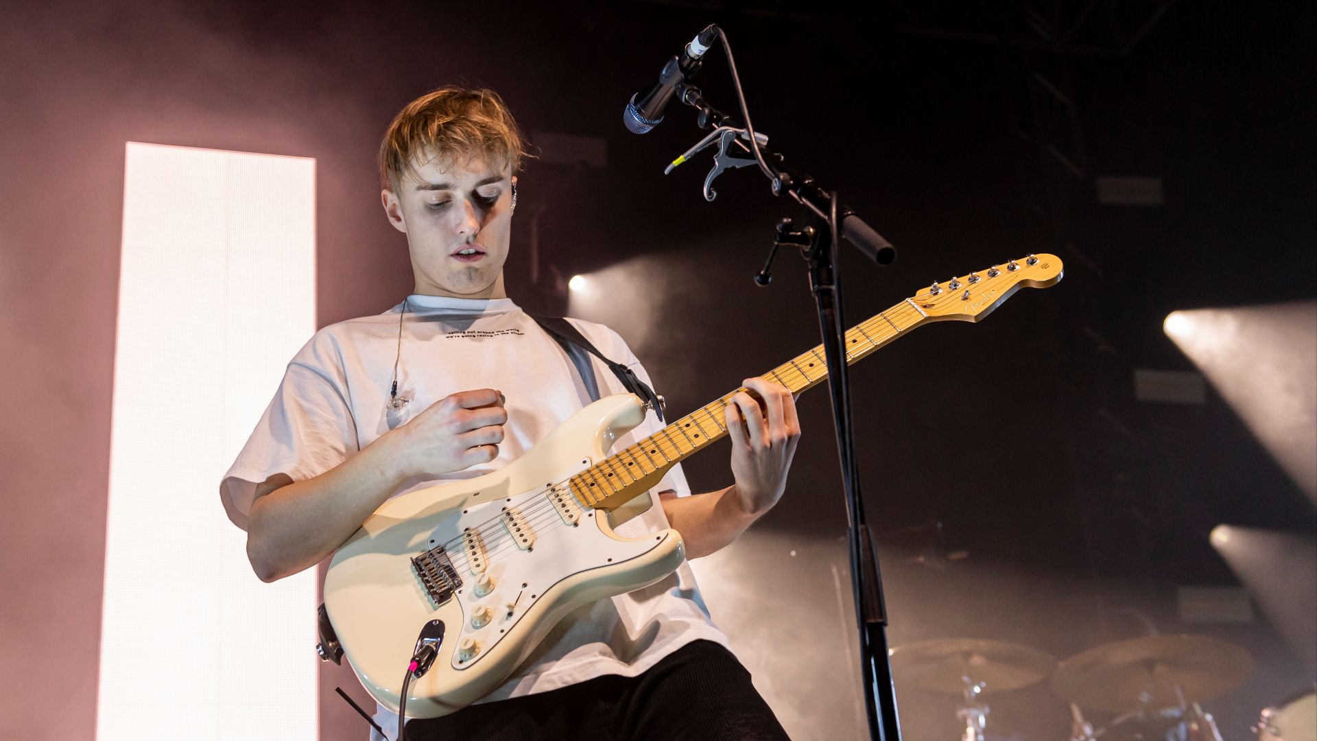 File:Sam Fender Leeds 2019.jpg