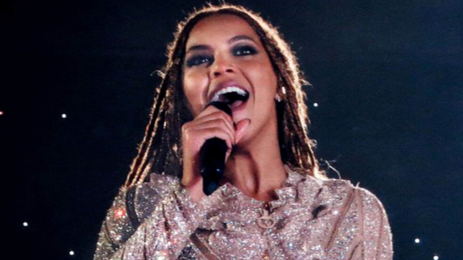 File:Beyonce - The Formation World Tour, at Wembley Stadium in London, England.jpg
