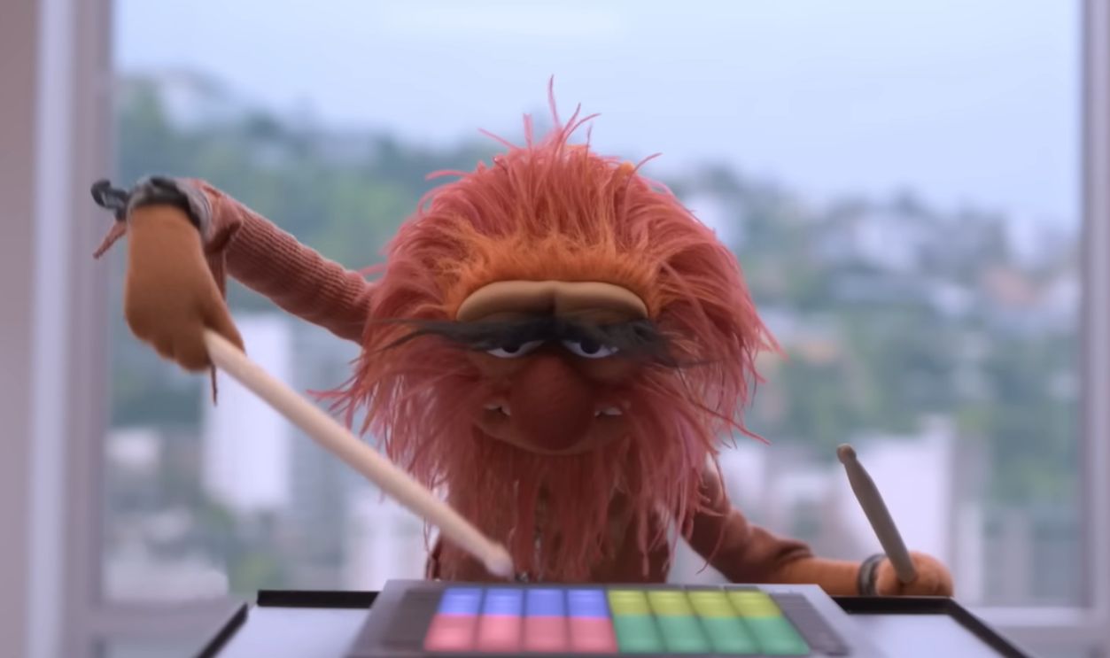 Screenshot from The Muppets Mayhem (2023)