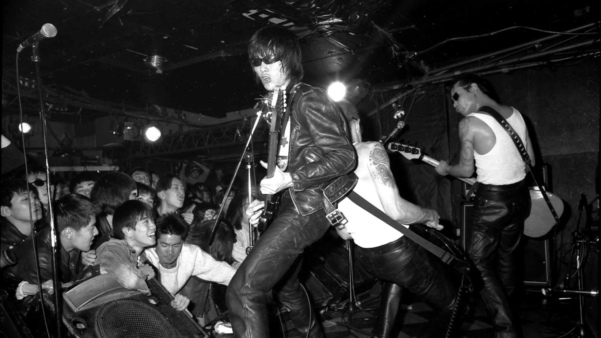 File:Guitar Wolf @SHELTER (1995-12-31).jpg