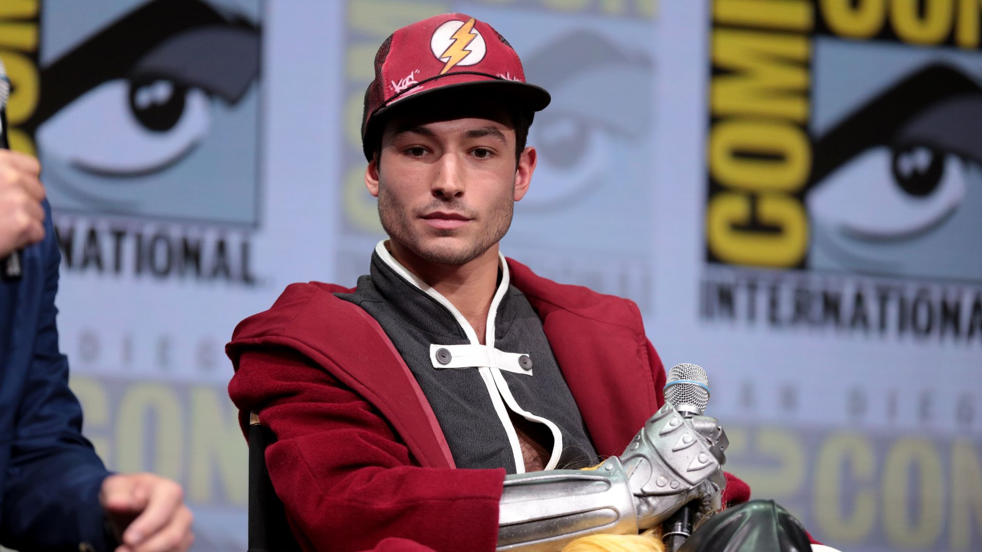 File:Ezra Miller (36165220356).jpg
