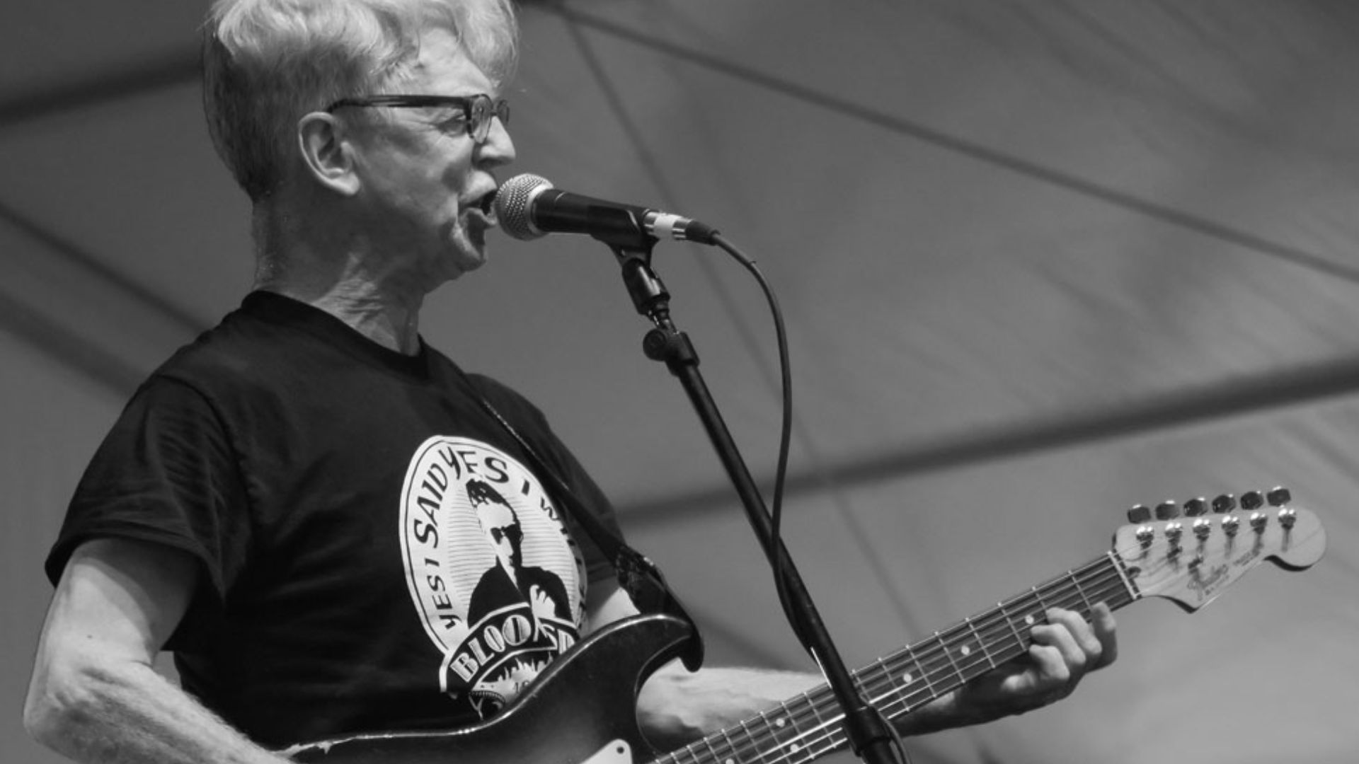 File:Larry Kirwan at Dublin Irish Fest.jpg