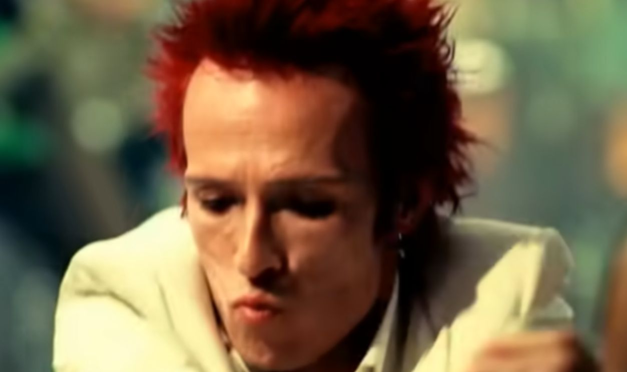 Screenshot from Dirty Little Thing (2004)