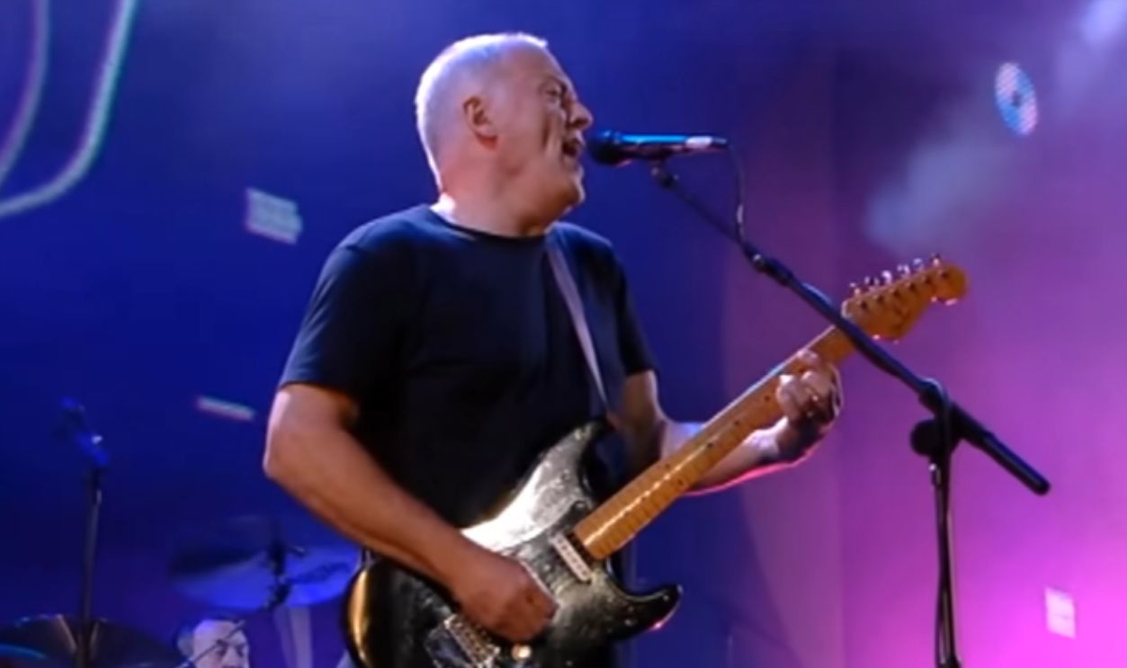 Screenshot from Money (1973)