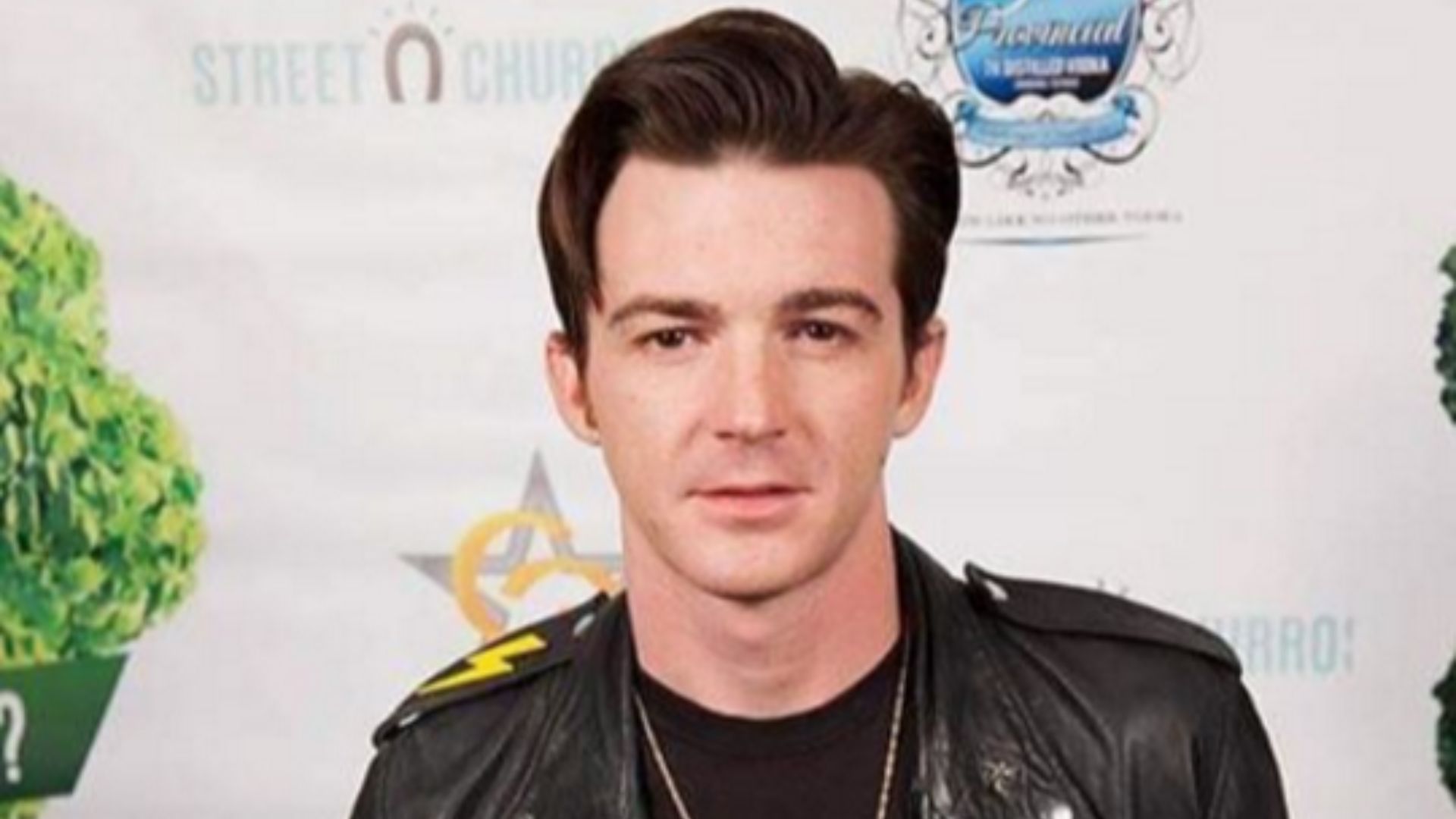 File:Drake Bell 2016.png