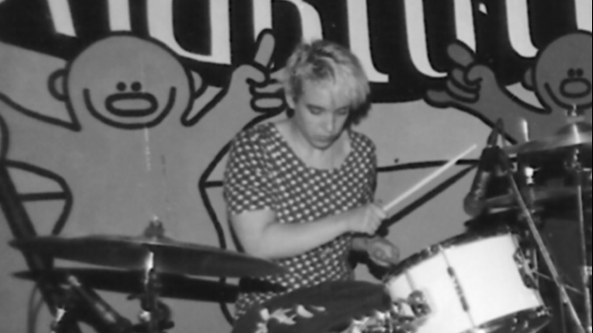 File:Molly Neuman with Bratmobile, 1994.jpg