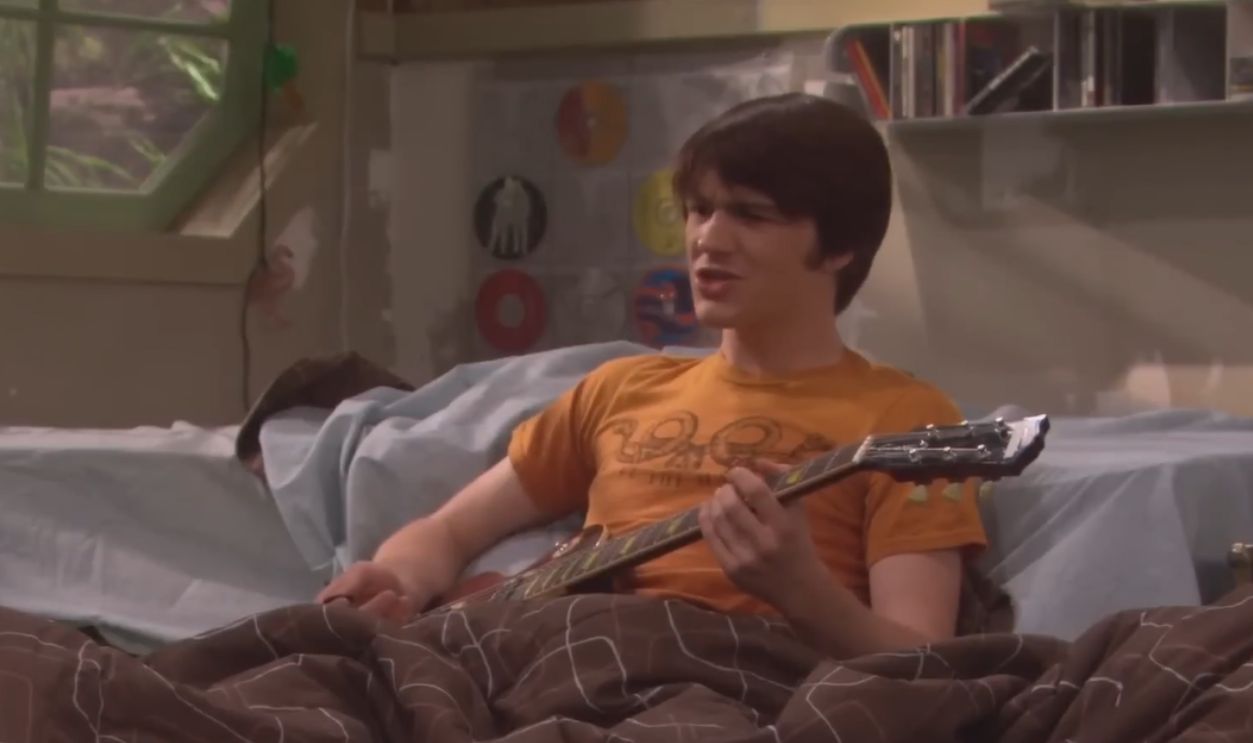 Screenshot from Drake & Josh (2004–2007)