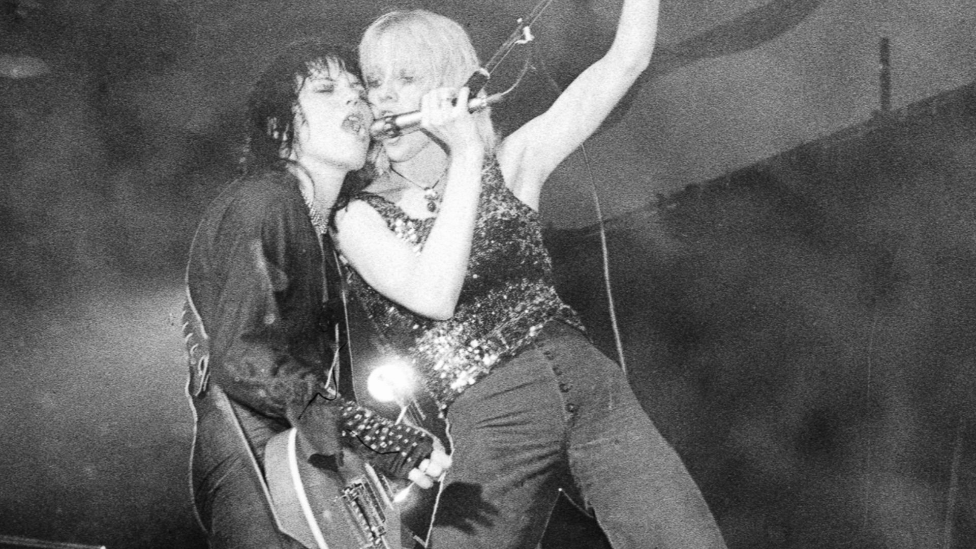 File:The Runaways at Brumrock '76 (2 of 7).jpg