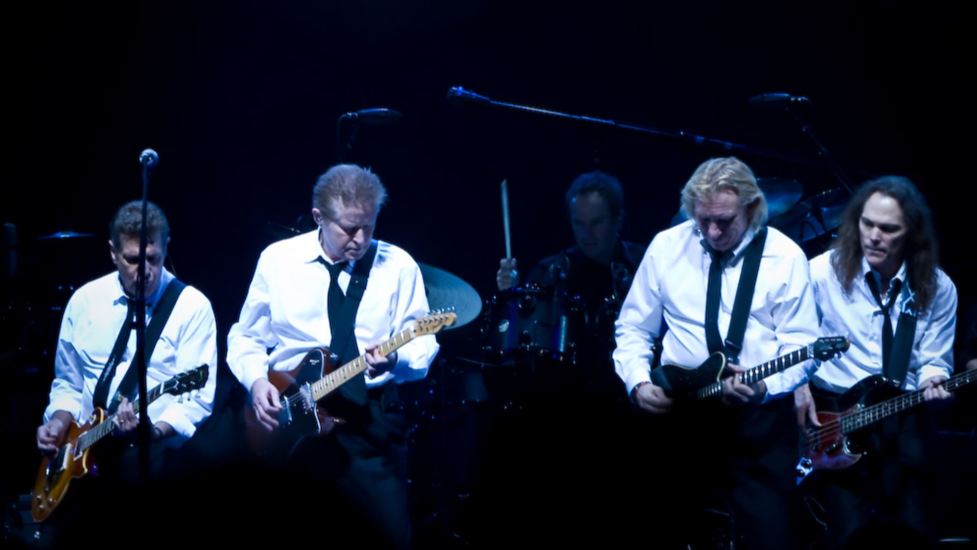 File:The Eagles in performance, 2008.jpg