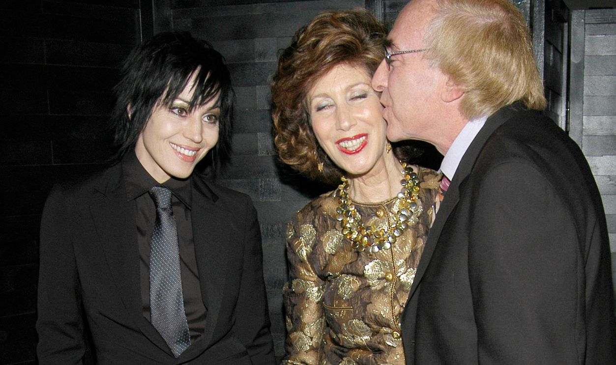 Gettyimages - 608414586, Patrick McMullan Archives NEW YORK CITY, NY - MARCH 1: (L-R) Joan Jett, Susan Blond and Kenny Laguna attend Susan Blond, Inc. 20th Anniversary Party at Michael's on March 1, 2007 in New York City. 