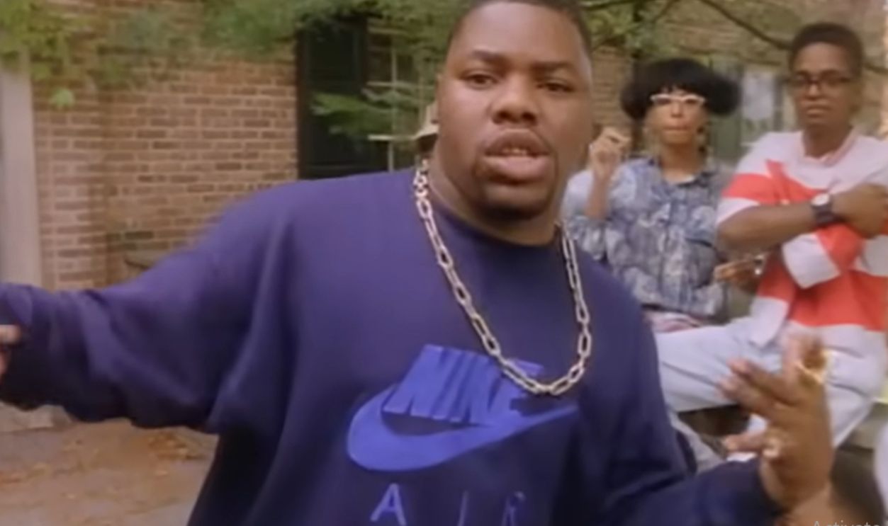 Screenshot from Just a Friend (1989)