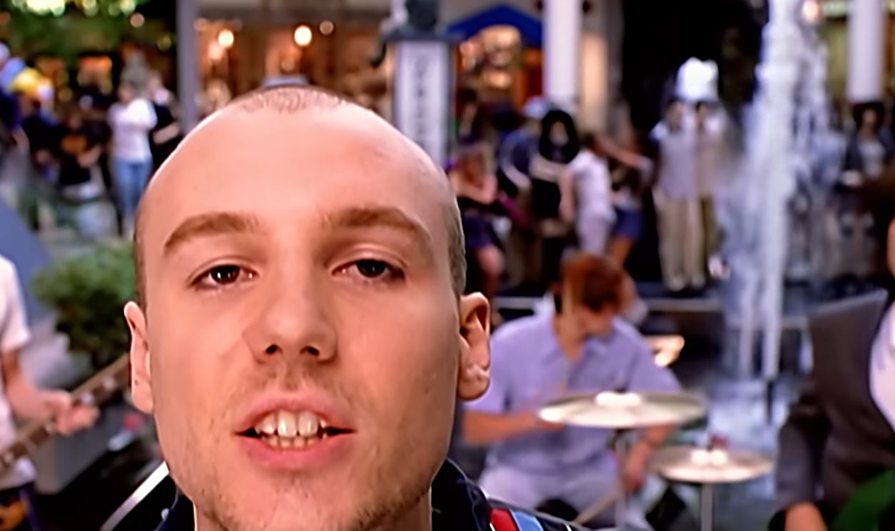 Screenshot from You Get What You Give (1998)