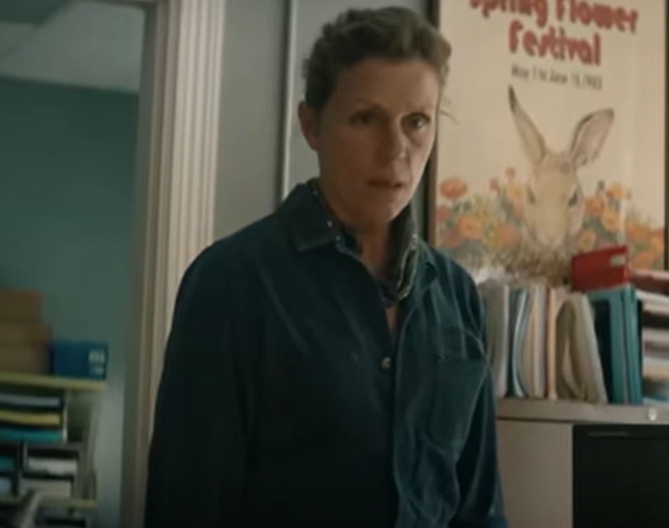 A visually captivating still taken from a pivotal moment in the film Three Billboards Outside Ebbing, Missouri (2017)