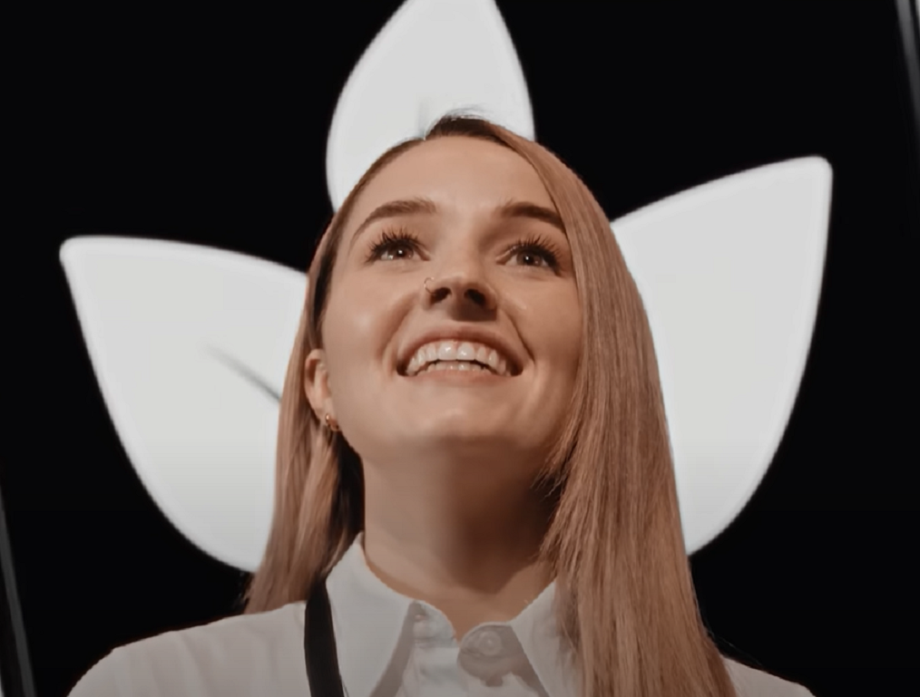 Screenshot from tv series - Apple Cider Vinegar (2025)