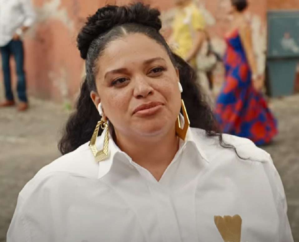 Screenshot from tv series - Survival of the Thickest (2023-)