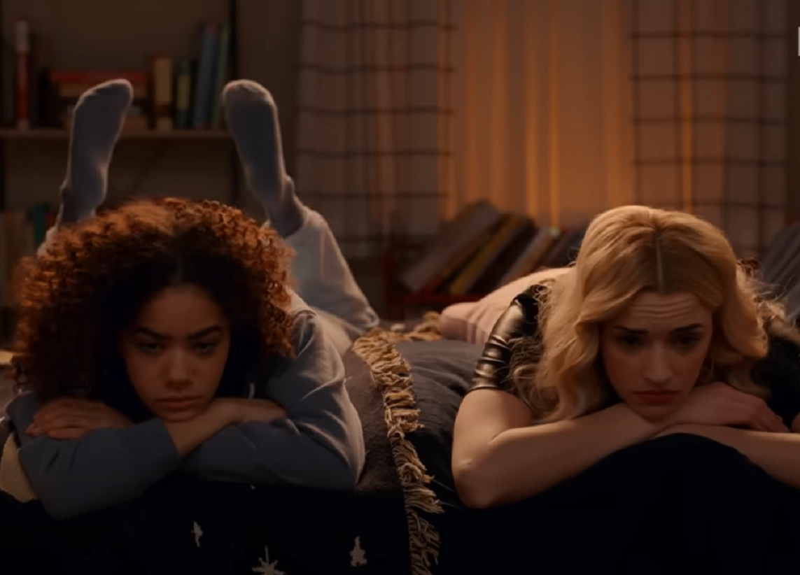 Screenshot from - Ginny & Georgia (2021-)