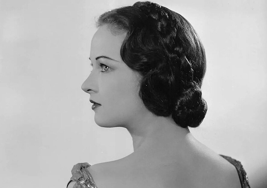 Evelyn Venable with short hair