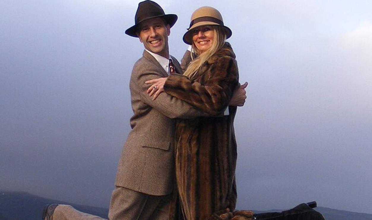 Charleston Dancer Dancing Pose