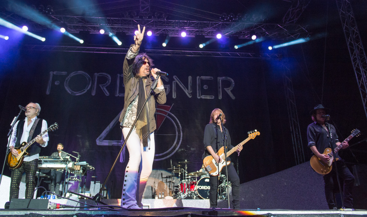 File:2016 Lieder am See - Foreigner - by 2eight - DSC4789.jpg