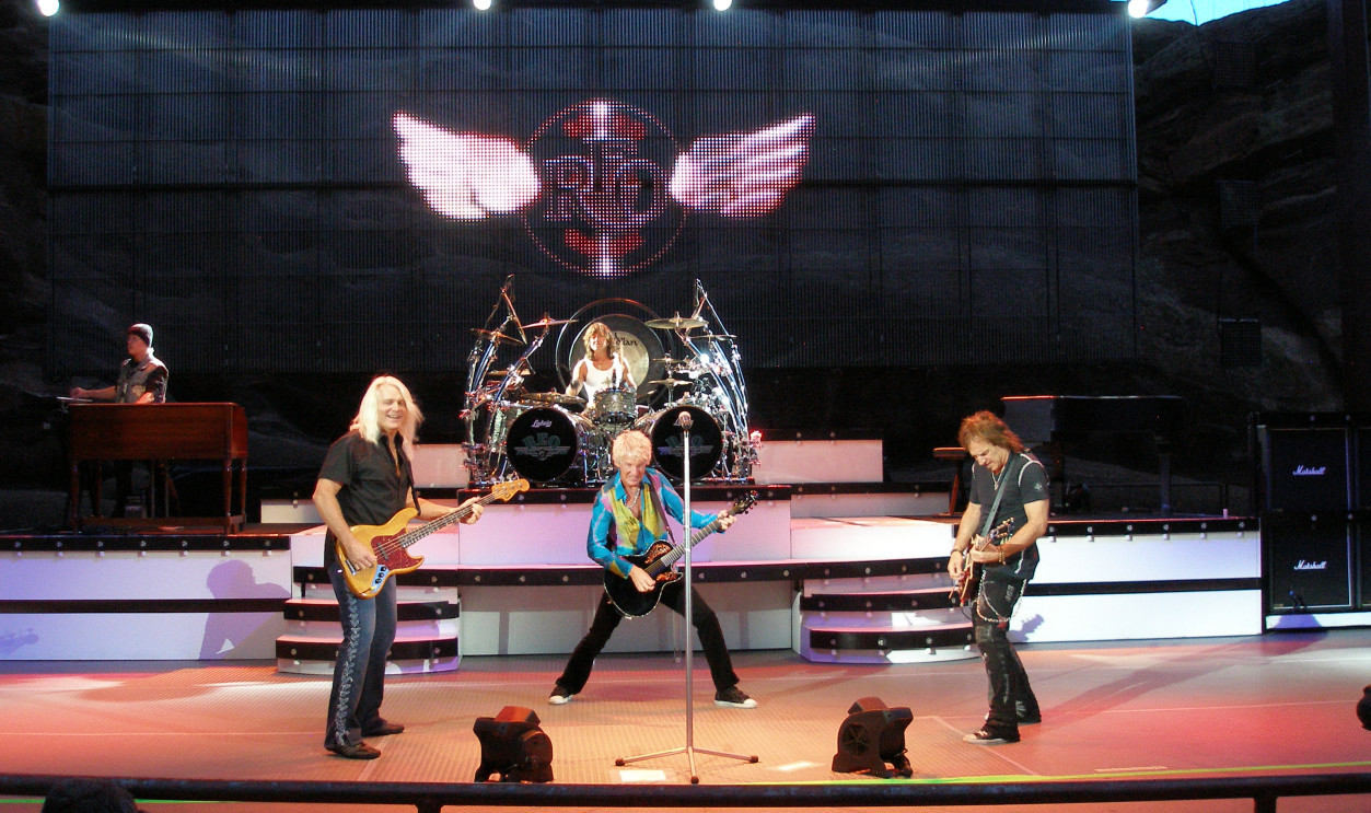 File:REO Speedwagon at Red Rocks July 2010.jpg