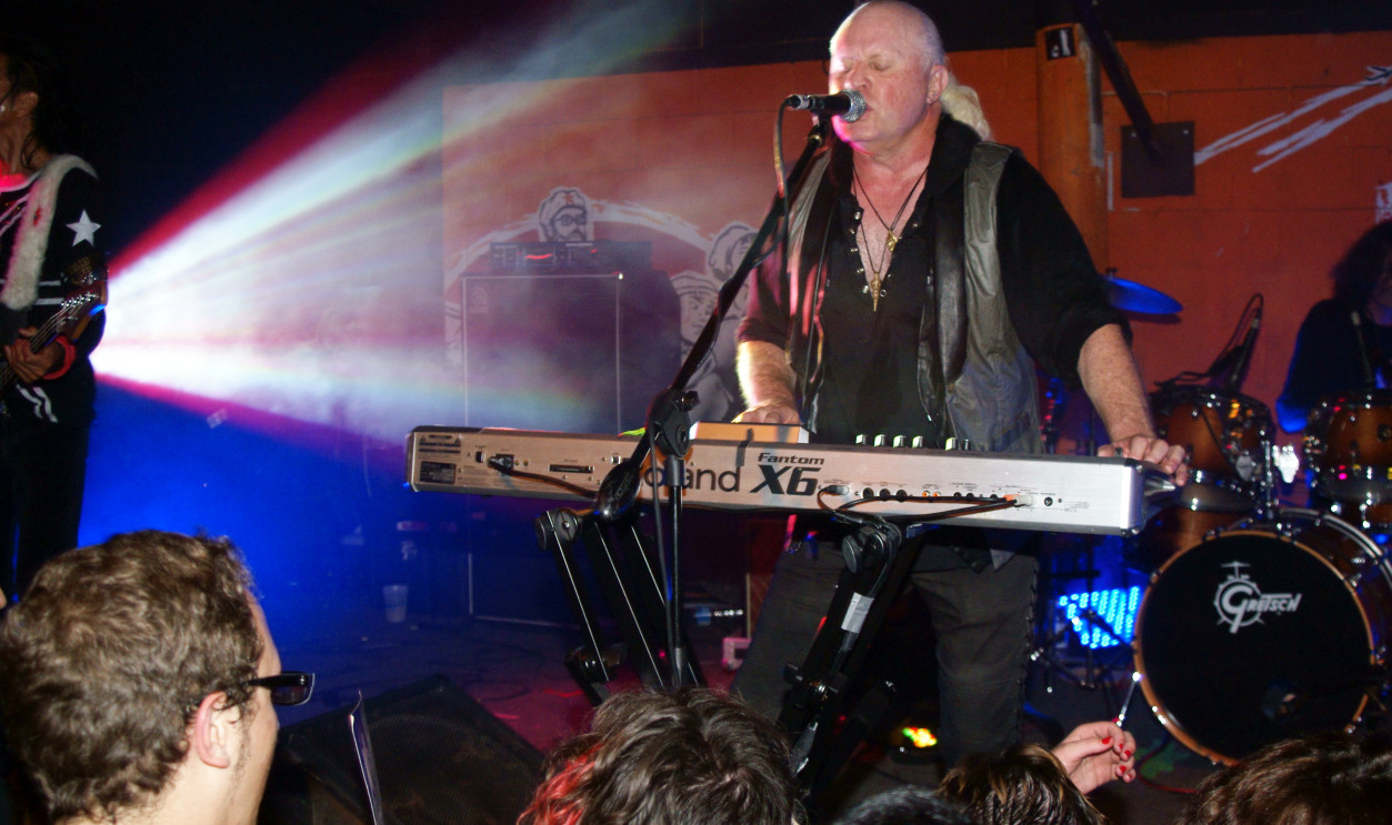 File:A Flock of Seagulls live in 2011.jpg