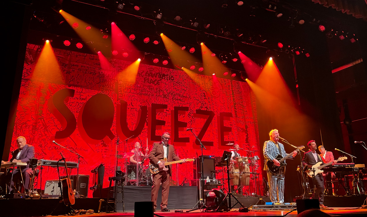 File:Squeeze, Jacksonville, FL September 2021.jpg