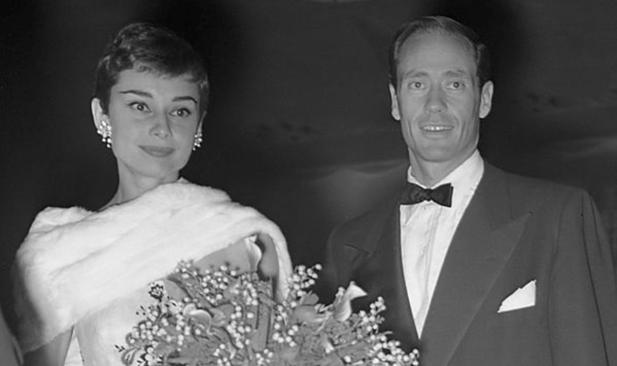 A Lookback At Classic Celebrity Marriage Moments Through Retro Photographs, image size:1253x743