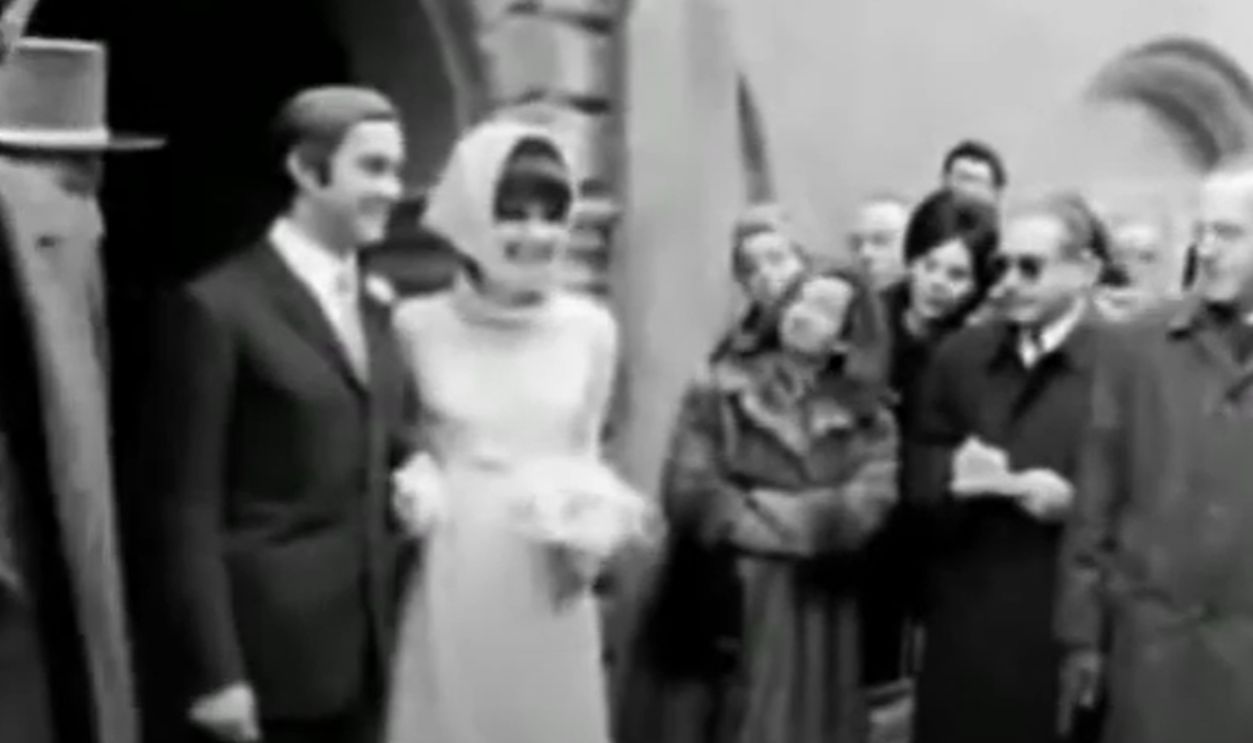 A Lookback At Classic Celebrity Marriage Moments Through Retro Photographs, image size:1253x743