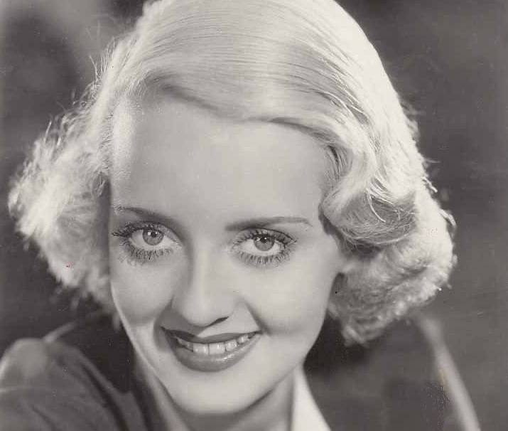 Bette Davis in Bureau of Missing Persons (1933)