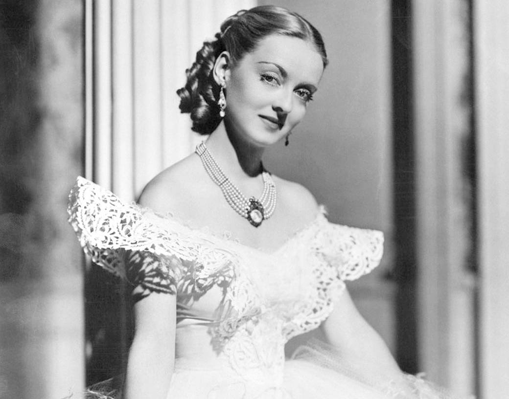 Promotional photograph of Bette Davis in the 1938 film Jezebel